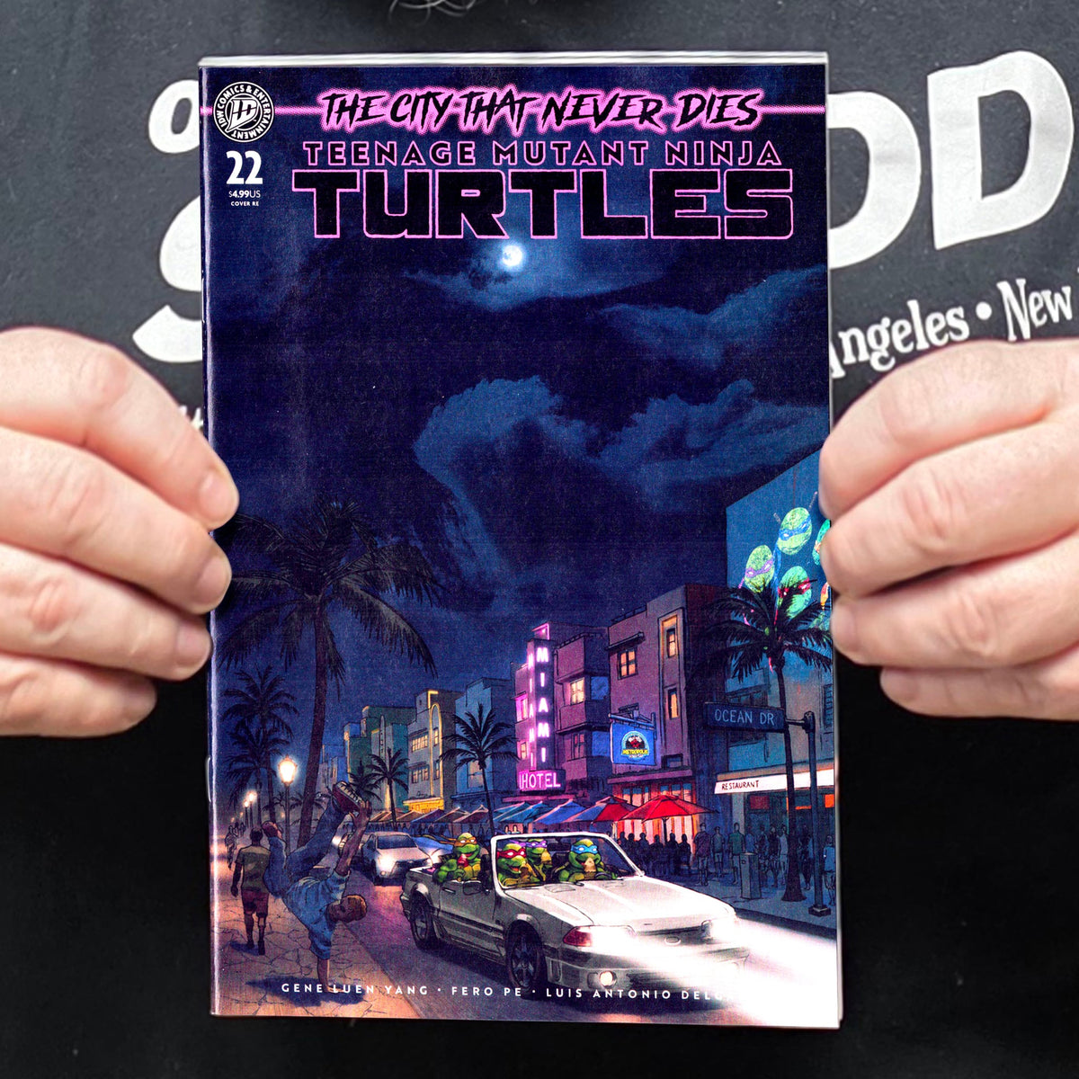 Teenage Mutant Ninja Turtles #22 Con Exclusive